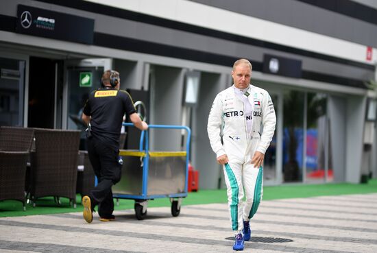 Автоспорт. Формула-1. Гран-при России. Свободные заезды. Первая сессия