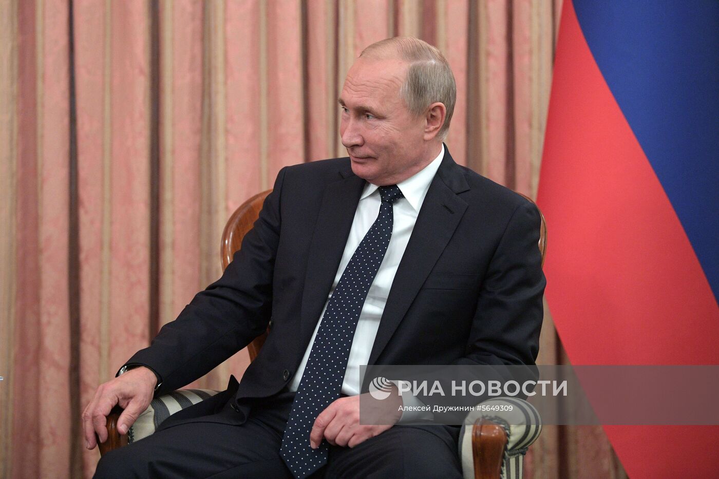   Президент РФ В. Путин принял участие в заседании Совета глав государств-участников СНГ в Душанбе