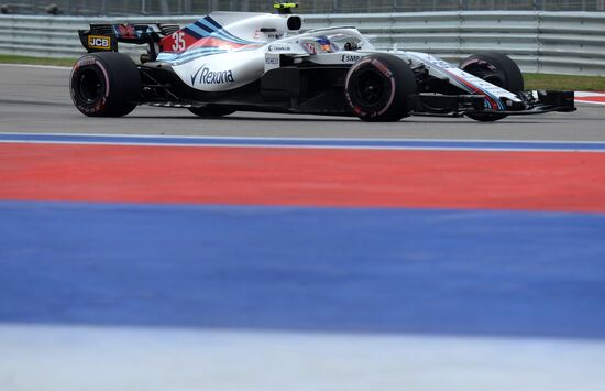 Автоспорт. Формула-1. Гран-при России. Свободные заезды. Первая сессия