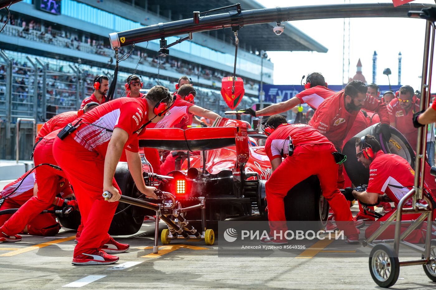 Автоспорт. Формула-1. Гран-при России. Свободные заезды. Первая сессия