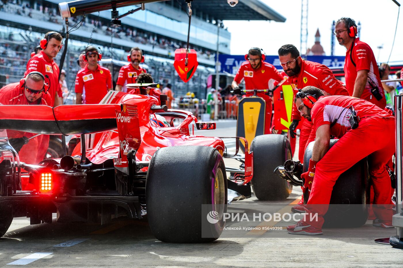 Автоспорт. Формула-1. Гран-при России. Свободные заезды. Первая сессия