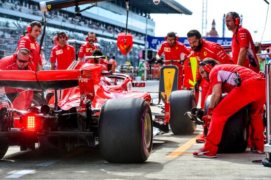 Автоспорт. Формула-1. Гран-при России. Свободные заезды. Первая сессия