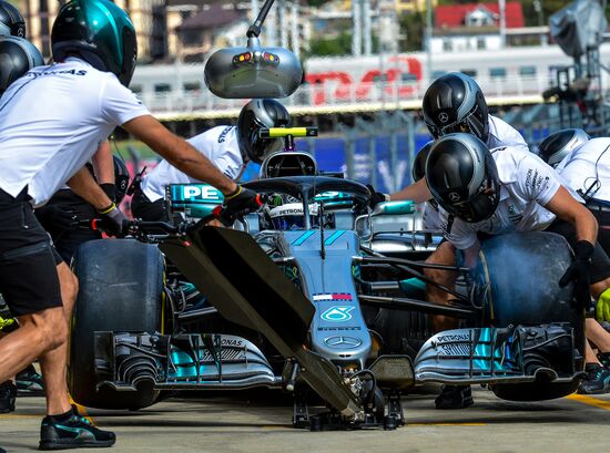 Автоспорт. Формула-1. Гран-при России. Свободные заезды. Первая сессия