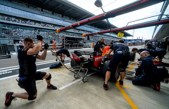 Автоспорт. Формула-1. Гран-при России. Свободные заезды. Первая сессия