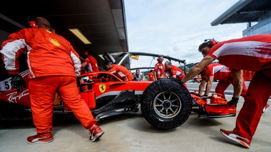 Автоспорт. Формула-1. Гран-при России. Свободные заезды. Первая сессия