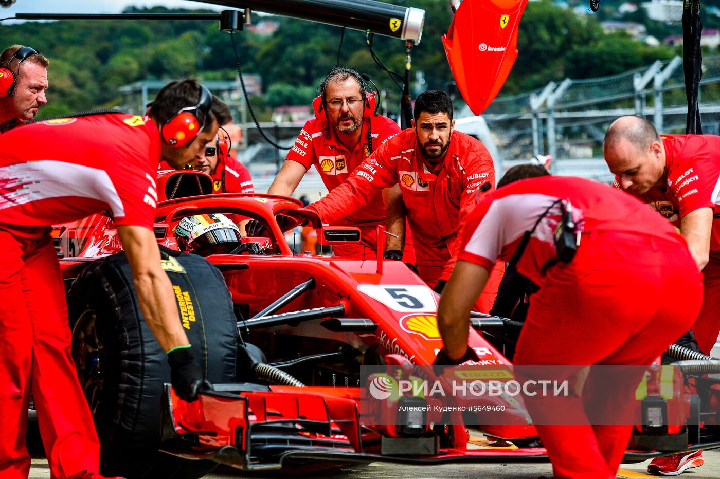 Автоспорт. Формула-1. Гран-при России. Свободные заезды. Первая сессия