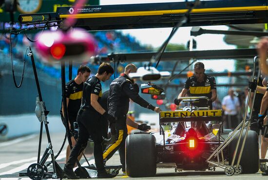 Автоспорт. Формула-1. Гран-при России. Свободные заезды. Первая сессия