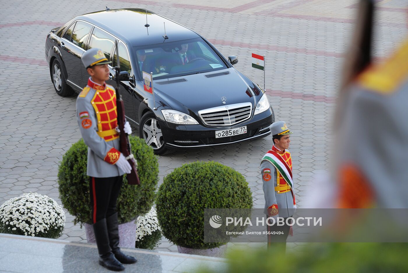 Президент РФ В. Путин принял участие в заседании Совета глав государств-участников СНГ в Душанбе