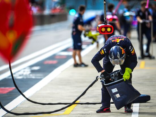 Автоспорт. Формула-1. Гран-при России. Свободные заезды. Первая сессия