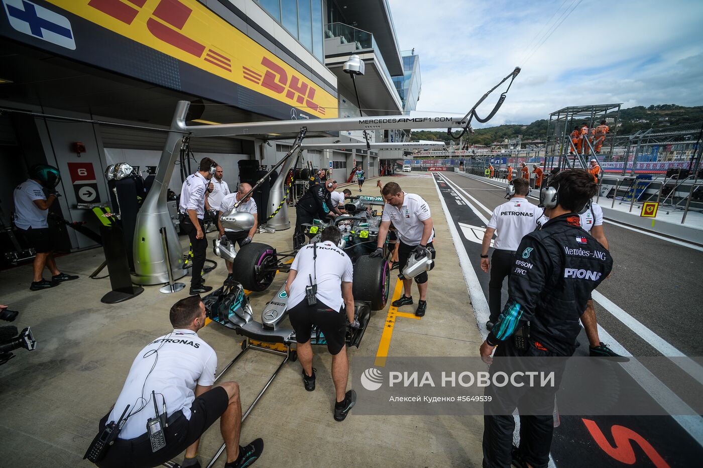 Автоспорт. Формула-1. Гран-при России. Свободные заезды. Первая сессия