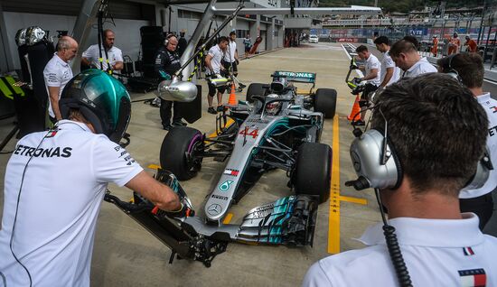 Автоспорт. Формула-1. Гран-при России. Свободные заезды. Первая сессия