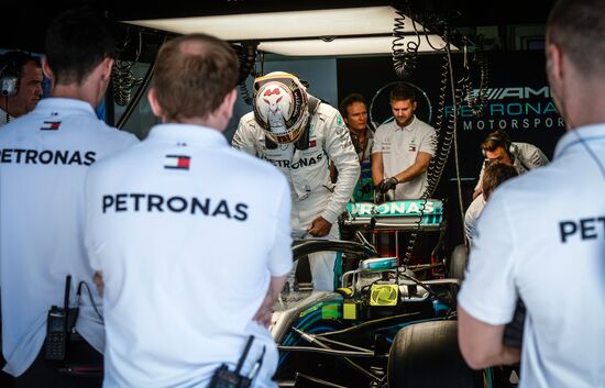 Автоспорт. Формула-1. Гран-при России. Свободные заезды. Первая сессия