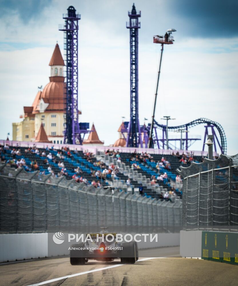 Автоспорт. Формула-1. Гран-при России. Свободные заезды. Первая сессия