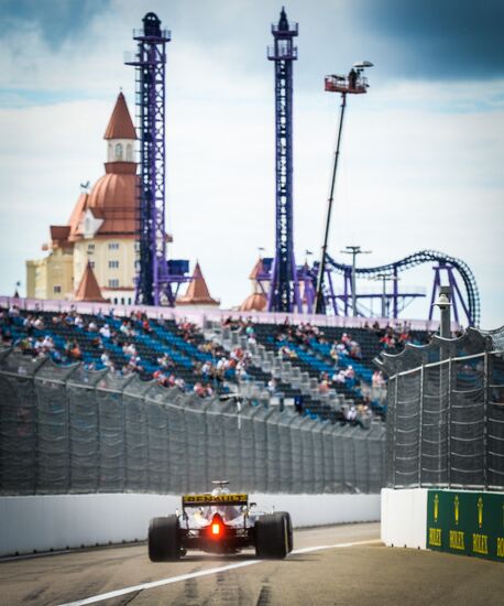 Автоспорт. Формула-1. Гран-при России. Свободные заезды. Первая сессия