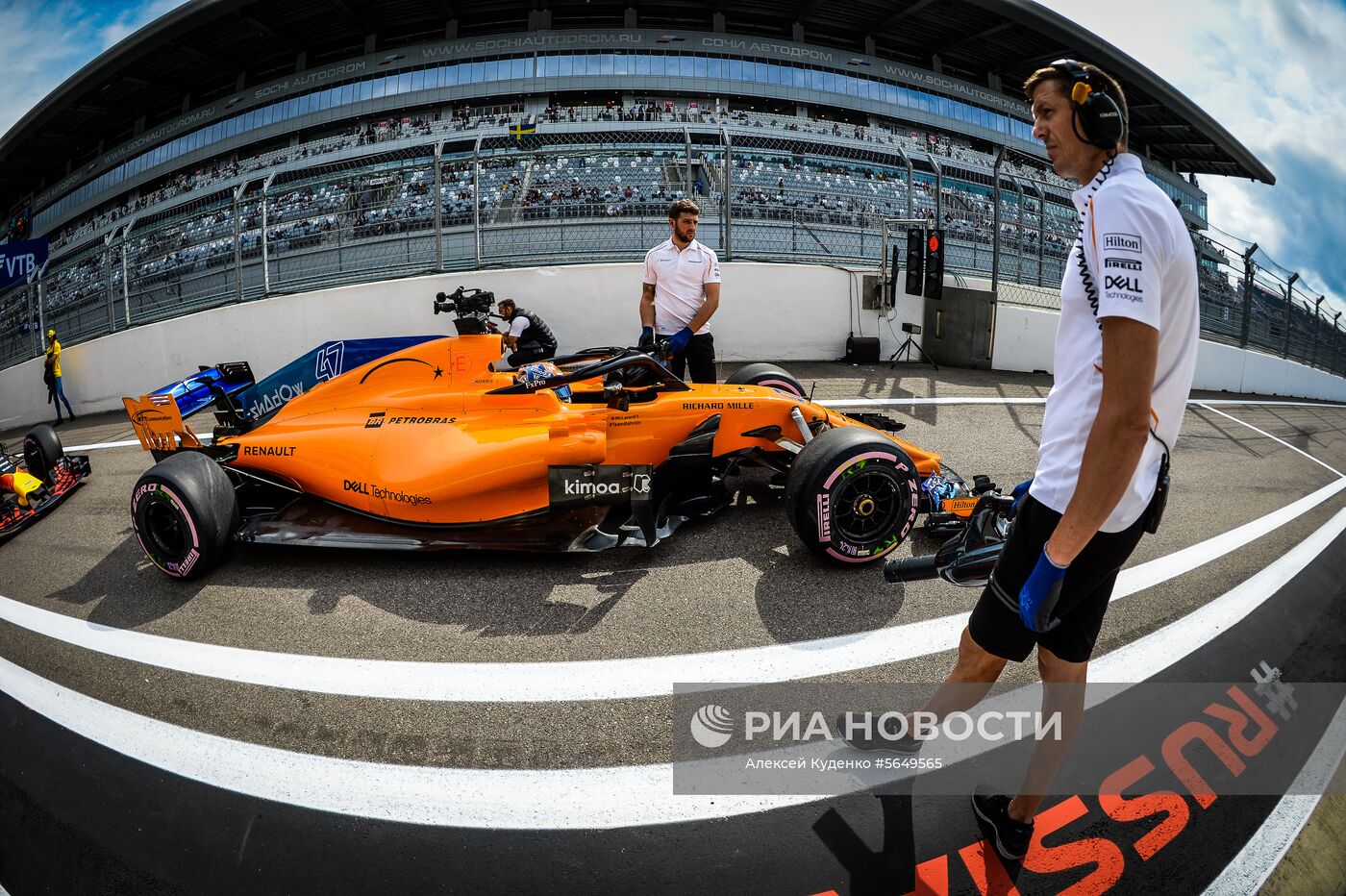 Автоспорт. Формула-1. Гран-при России. Свободные заезды. Первая сессия