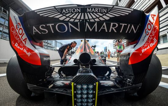 Автоспорт. Формула-1. Гран-при России. Свободные заезды. Первая сессия