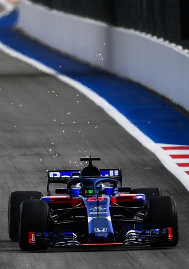 Автоспорт. Формула-1. Гран-при России. Свободные заезды. Первая сессия