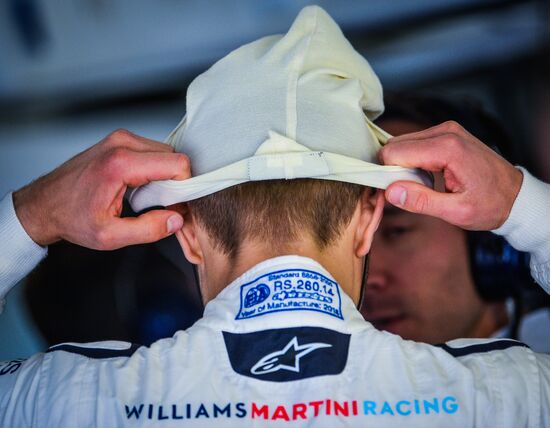 Автоспорт. Формула-1. Гран-при России. Свободные заезды. Первая сессия