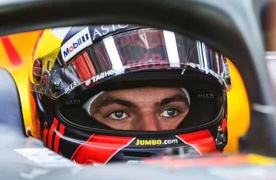 Автоспорт. Формула-1. Гран-при России. Свободные заезды. Первая сессия