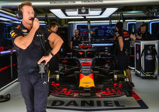 Автоспорт. Формула-1. Гран-при России. Свободные заезды. Первая сессия