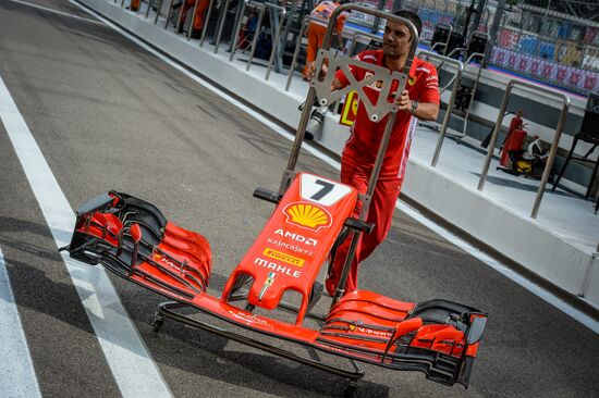 Автоспорт. Формула-1. Гран-при России. Свободные заезды. Первая сессия