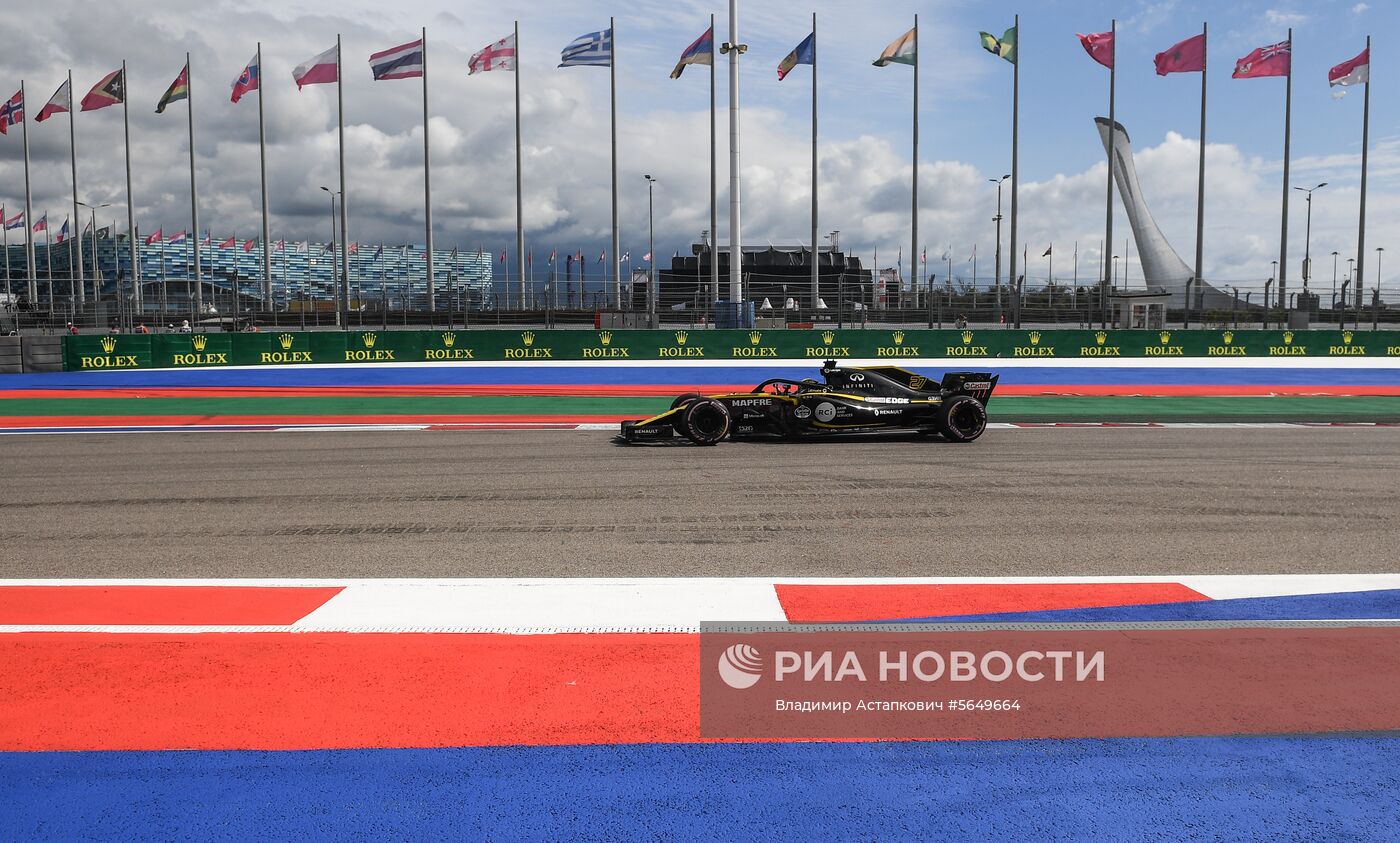 Автоспорт. Формула-1. Гран-при России. Свободные заезды. Первая сессия