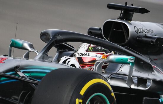 Автоспорт. Формула-1. Гран-при России. Свободные заезды. Первая сессия