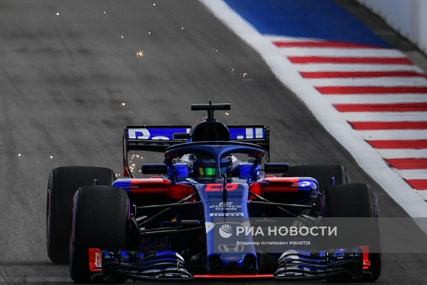 Автоспорт. Формула-1. Гран-при России. Свободные заезды. Первая сессия