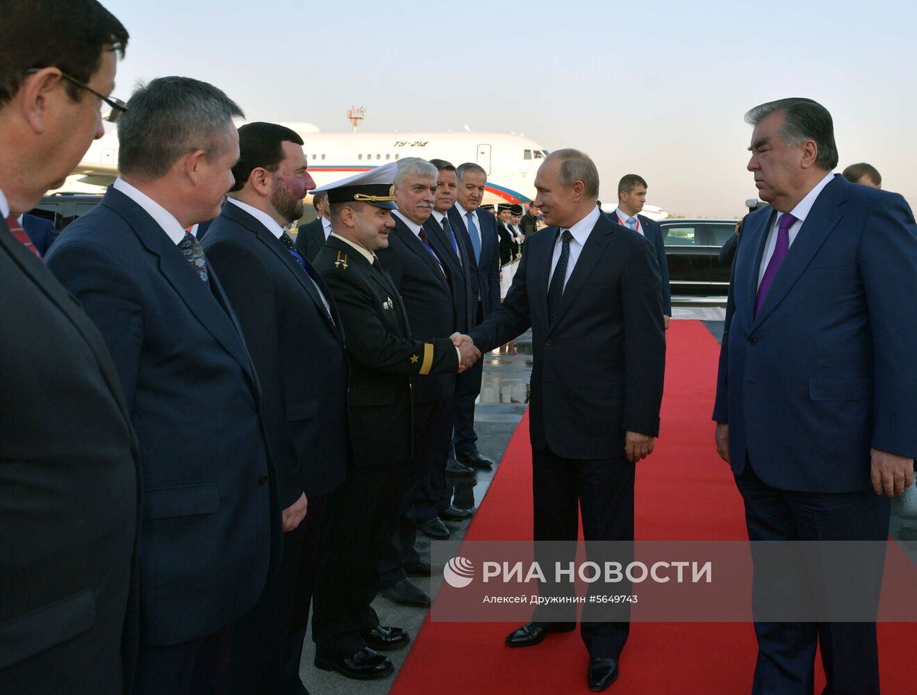   Президент РФ В. Путин принял участие в заседании Совета глав государств-участников СНГ в Душанбе