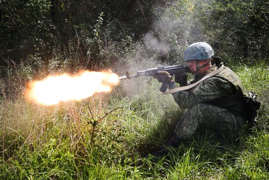 Совместные учения разведывательных подразделений российских и белорусских десантников
