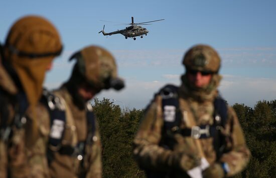 Совместные учения разведывательных подразделений российских и белорусских десантников