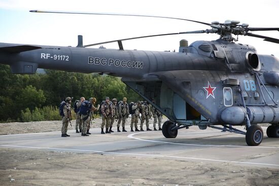 Совместные учения разведывательных подразделений российских и белорусских десантников