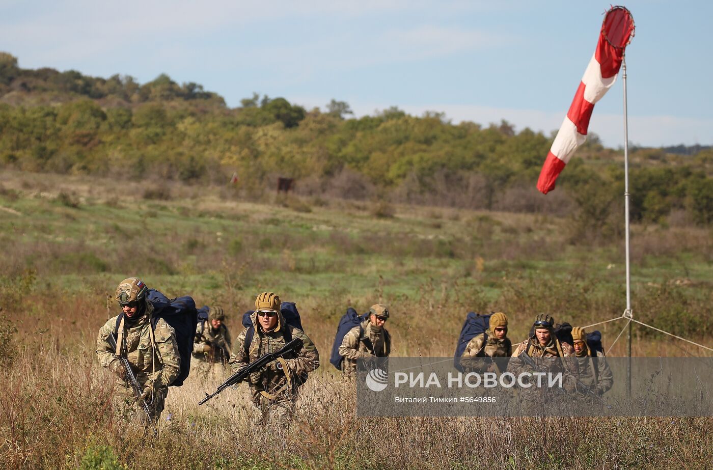 Совместные учения разведывательных подразделений российских и белорусских десантников