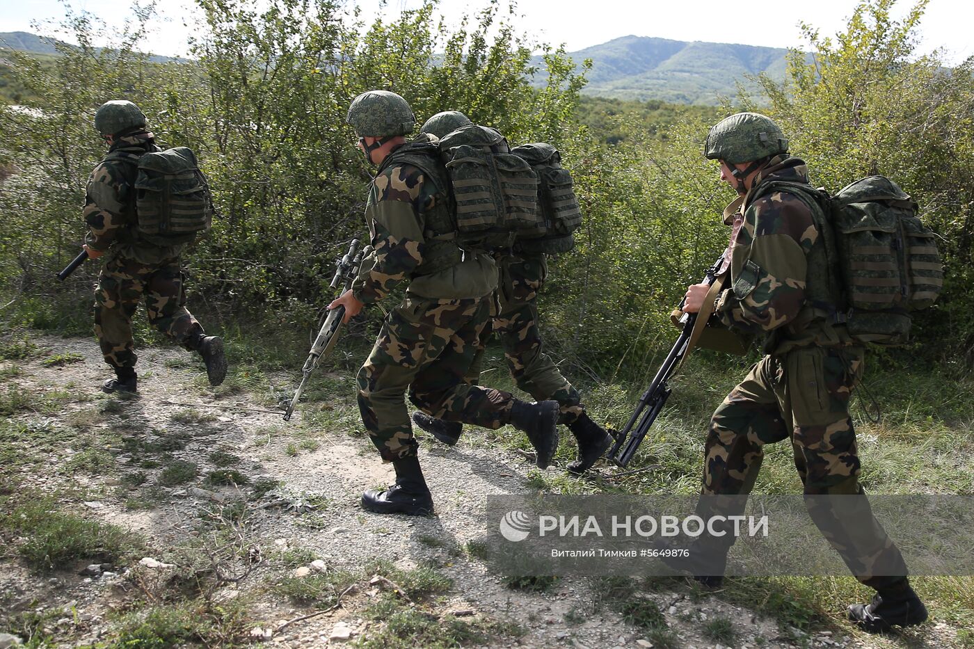 Военнослужащие участвуют в совместных учениях разведывательных подразделений Воздушно-десантных войск (ВДВ) России и Сил специальных операций (ССО) Белоруссии. Место: Россия, Краснодарский край. Автор: Виталий Тимкив/РИА Новости. Совместные учения разведывательных подразделений российских и белорусских десантников
