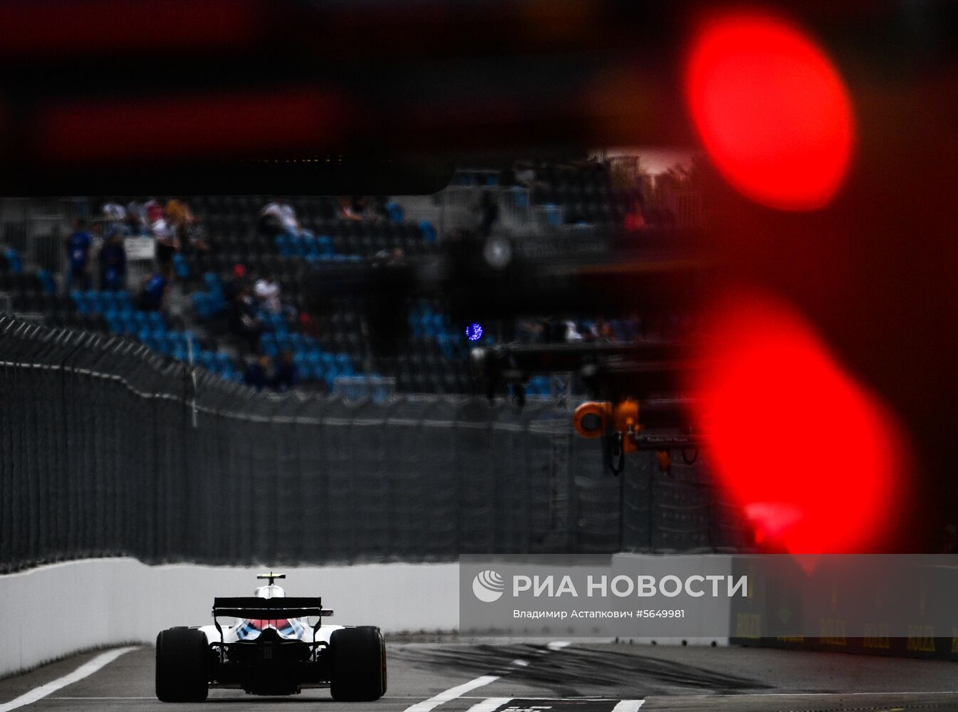 Автоспорт. Формула-1. Гран-при России. Свободные заезды. Вторая сессия