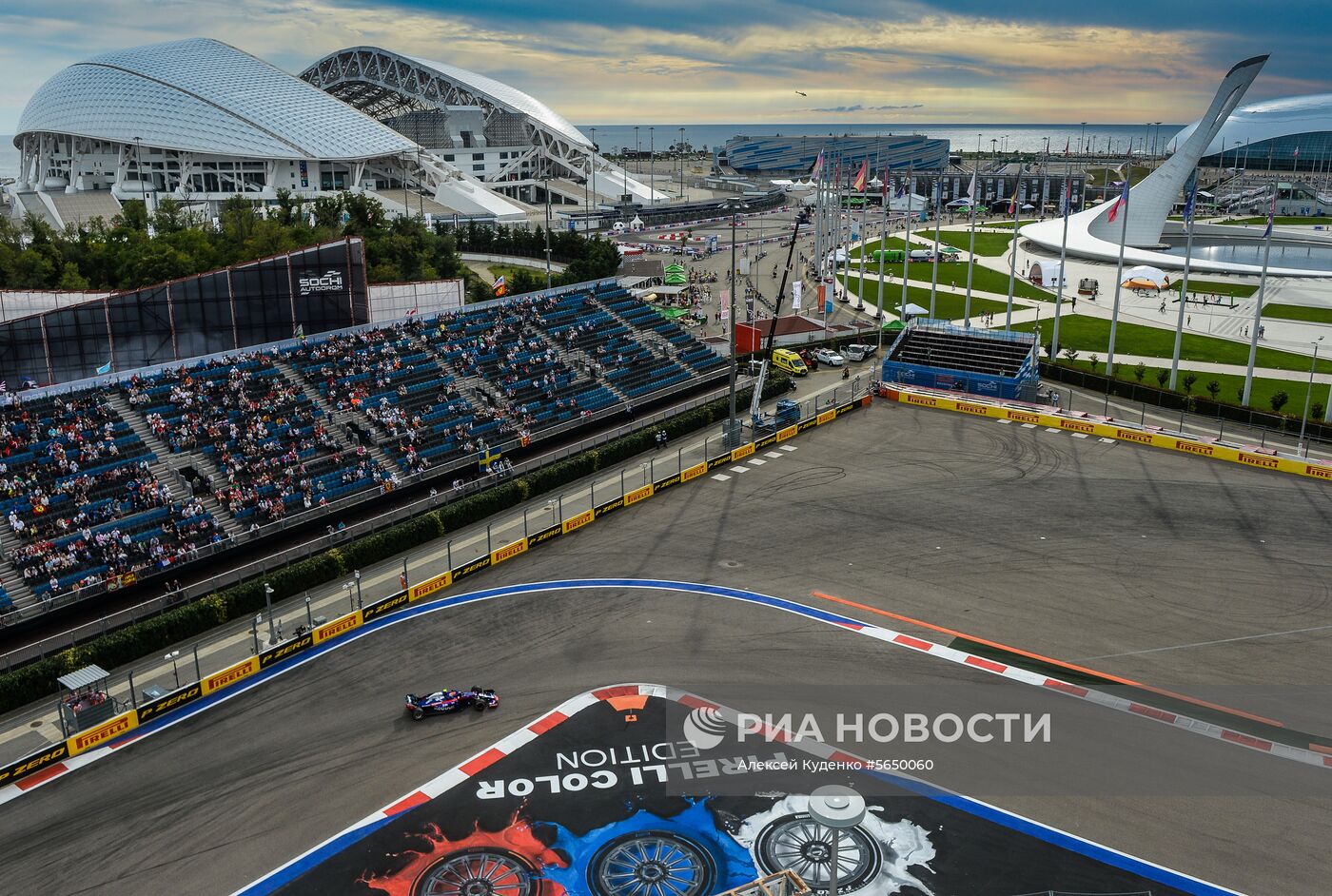Автоспорт. Формула-1. Гран-при России. Свободные заезды. Вторая сессия