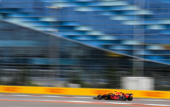 Автоспорт. Формула-1. Гран-при России. Свободные заезды. Первая сессия