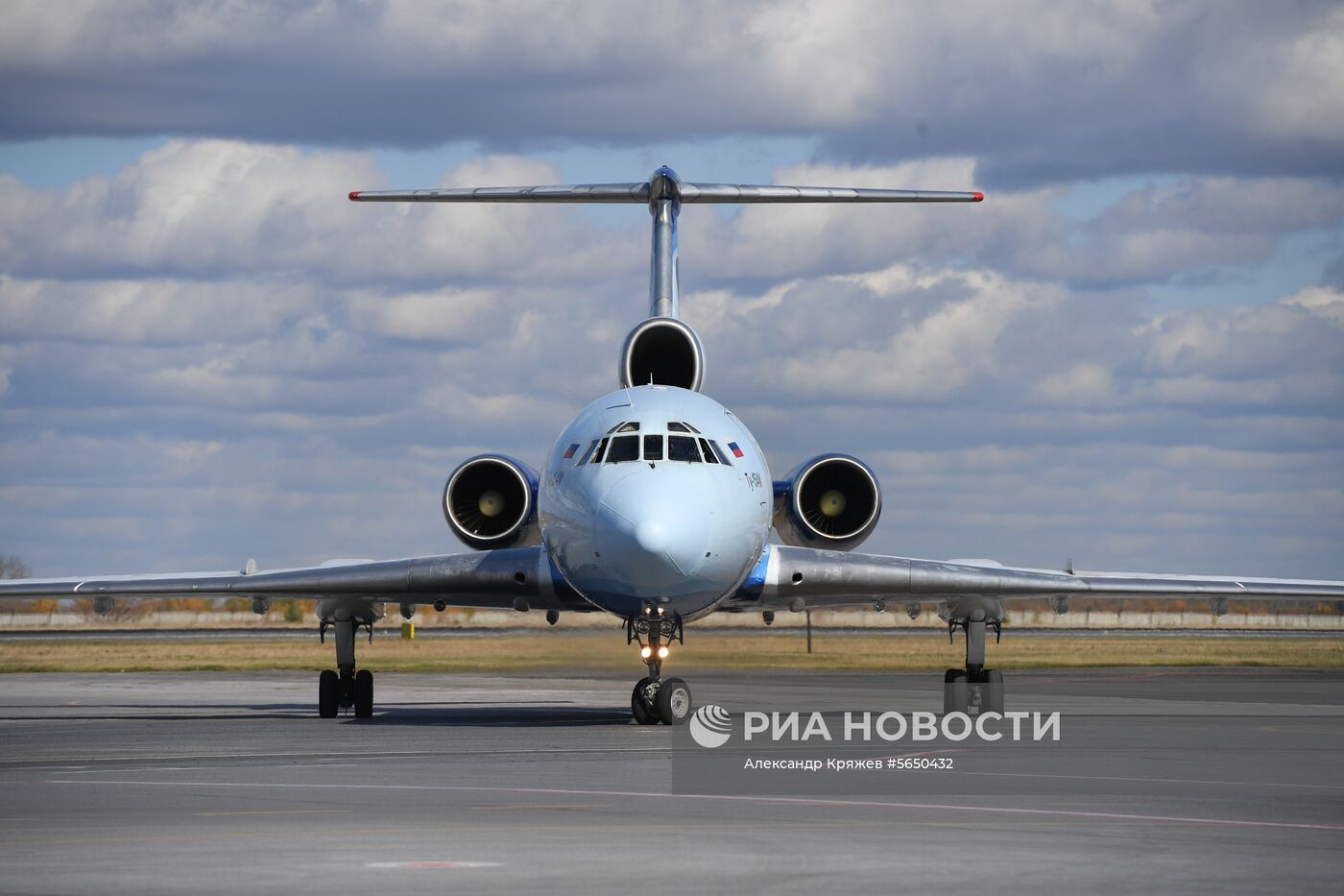 Встреча самолёта Ту-154М «Ижма» в аэропорту "Толмачево"