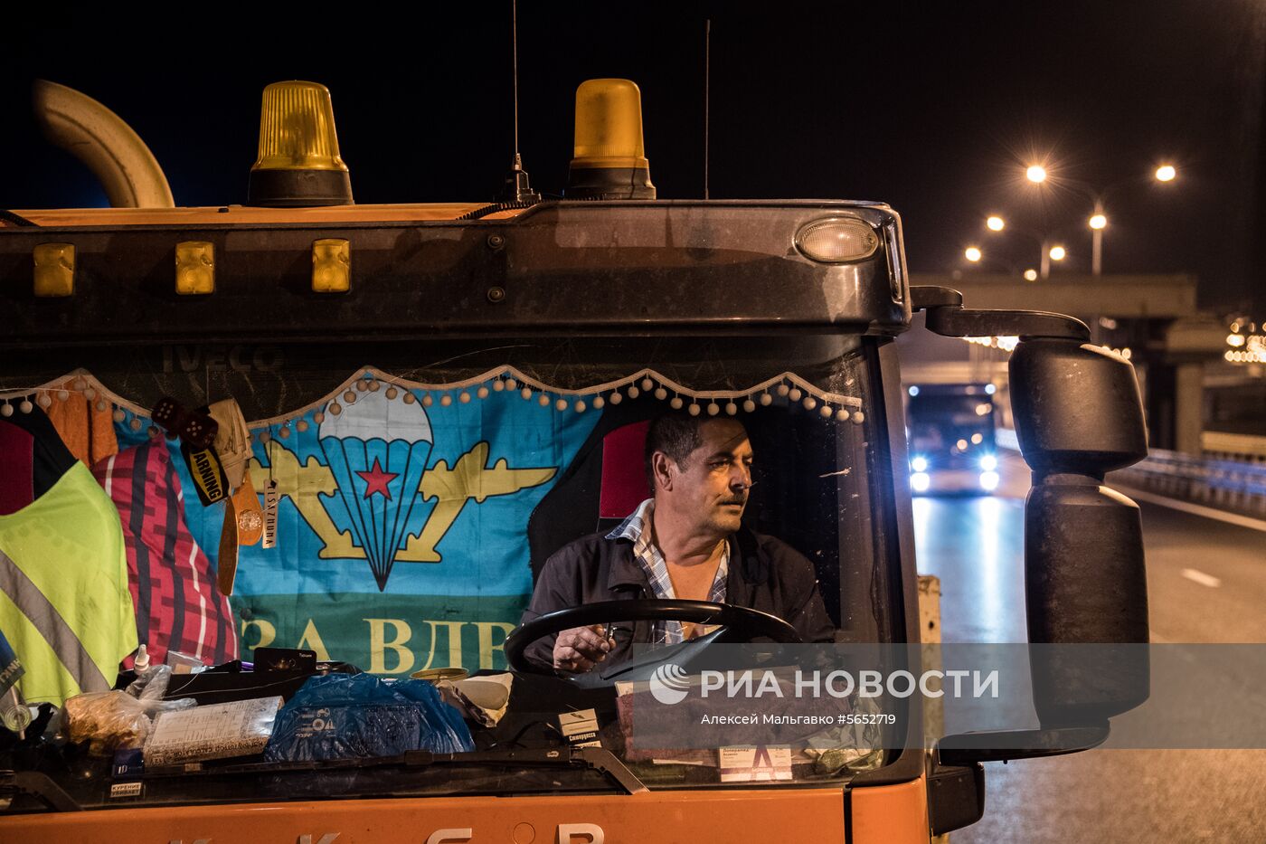 Открытие движения по Крымскому мосту для грузовиков