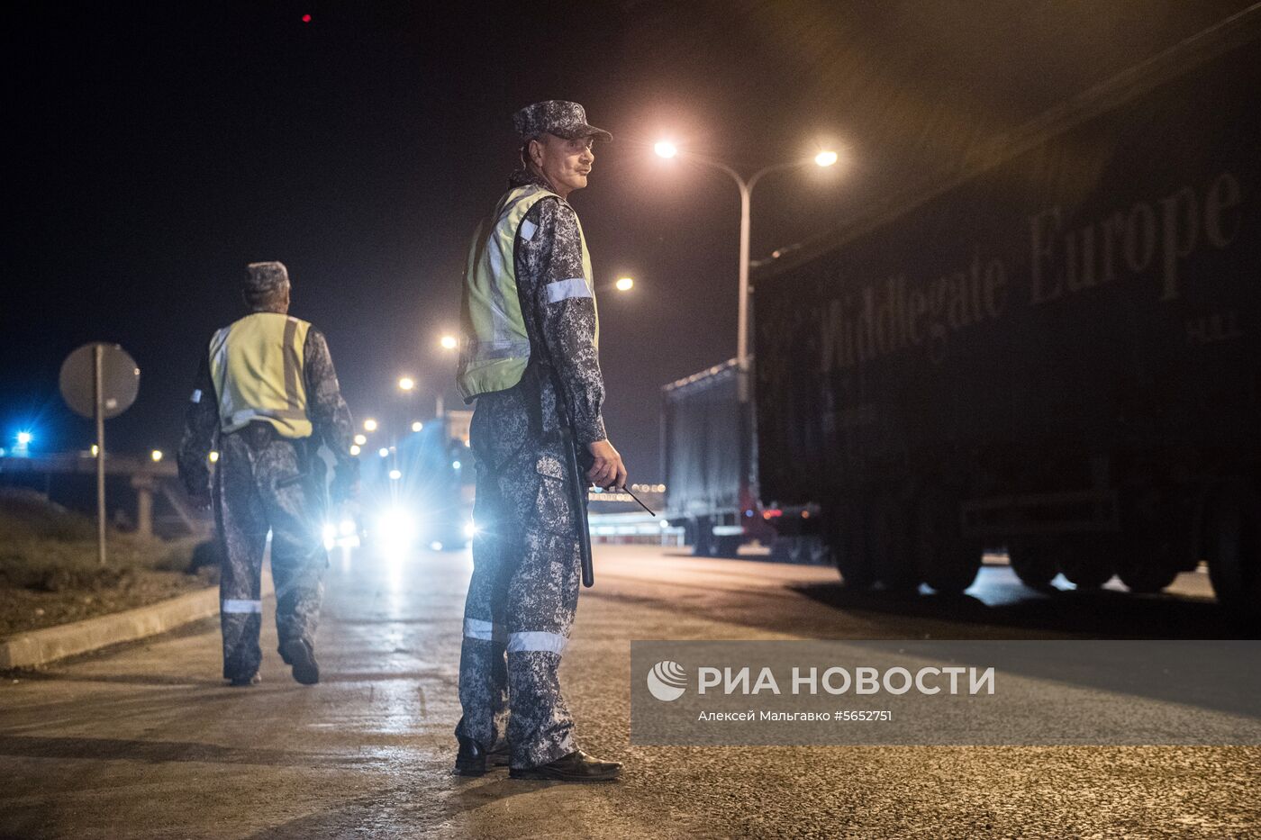 Открытие движения по Крымскому мосту для грузовиков