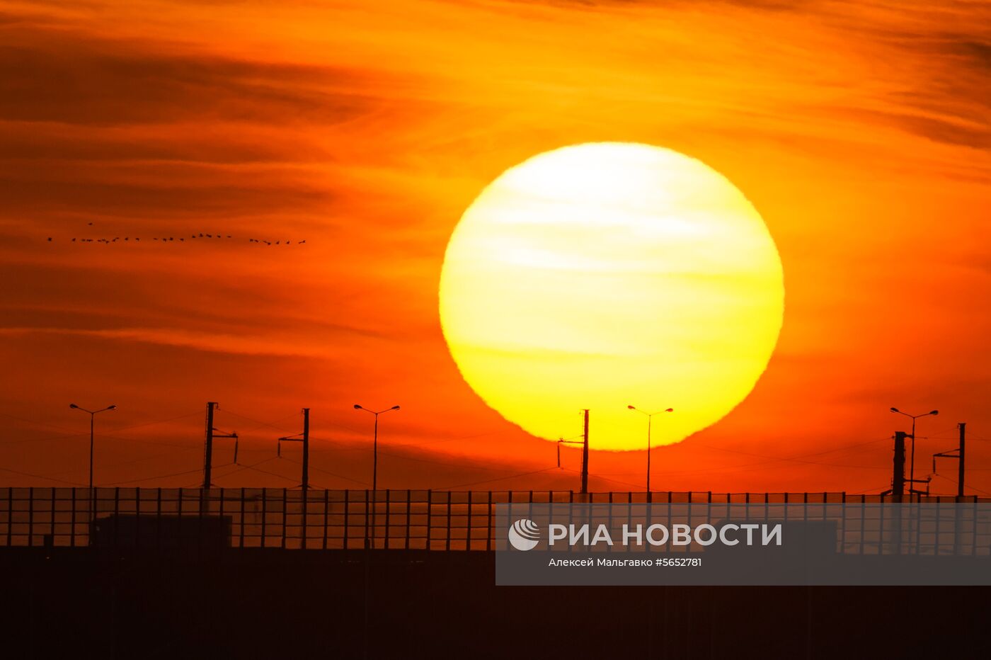 Открытие движения по Крымскому мосту для грузовиков