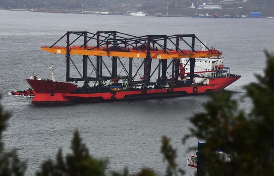 Козловые краны доставлены во Владивосток