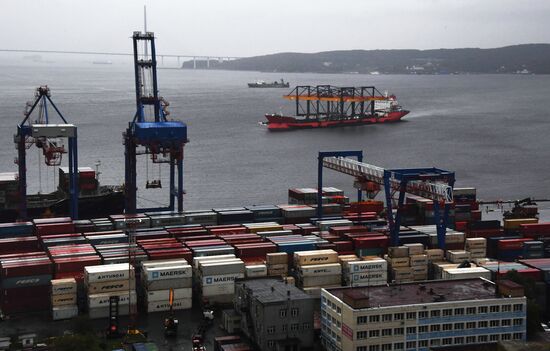 Козловые краны доставлены во Владивосток