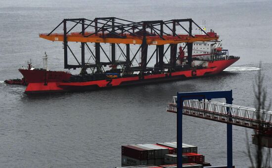 Козловые краны доставлены во Владивосток