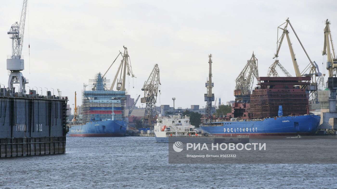 Сухогруз "Волго-Дон 185" в Санкт-Петербурге