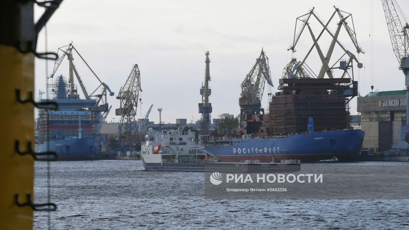 Сухогруз "Волго-Дон 185" в Санкт-Петербурге