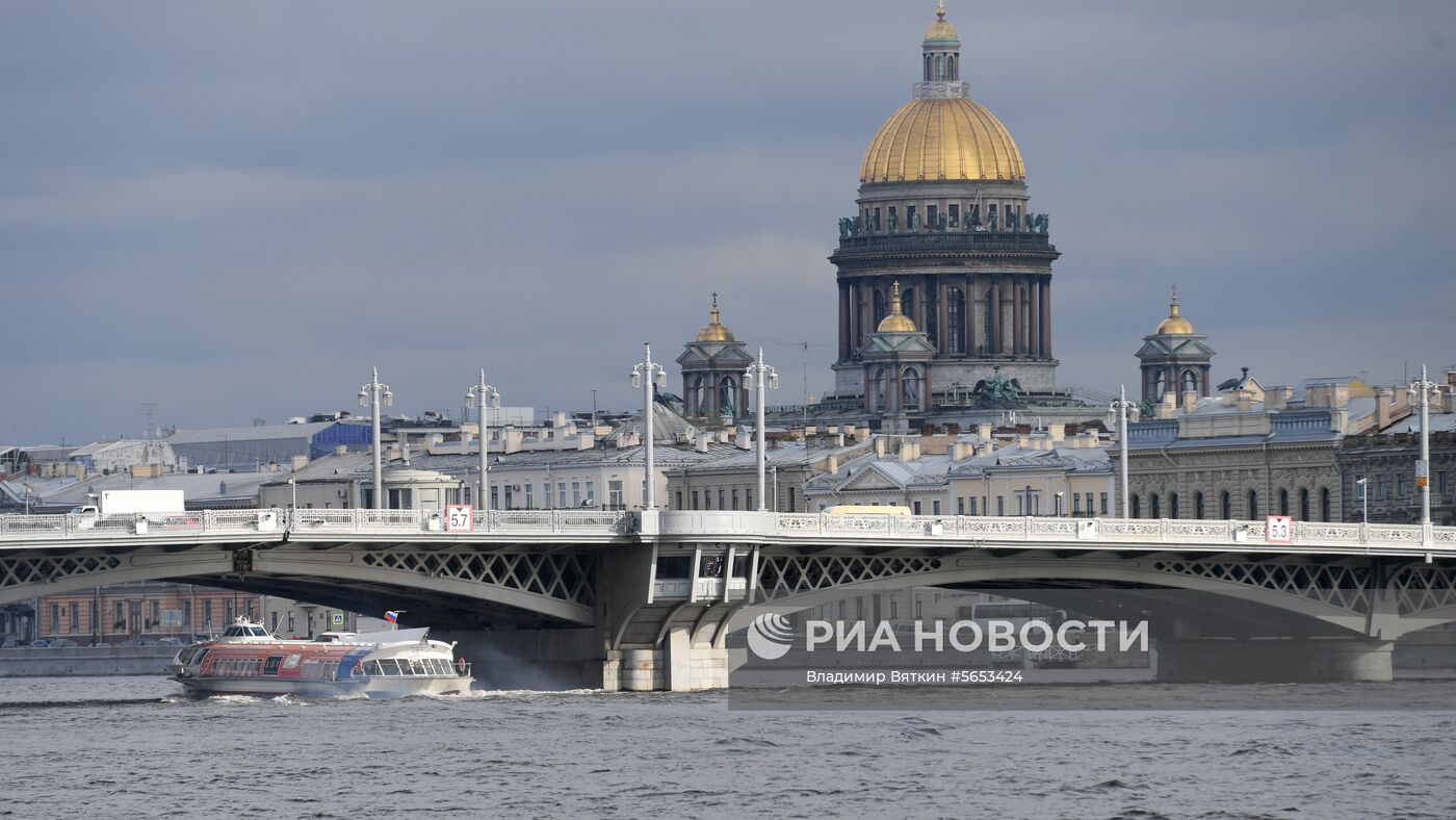 Сухогруз "Волго-Дон 185" в Санкт-Петербурге