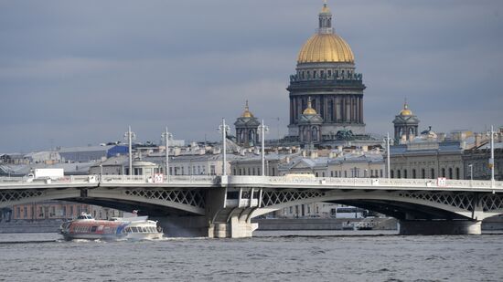 Сухогруз "Волго-Дон 185" в Санкт-Петербурге