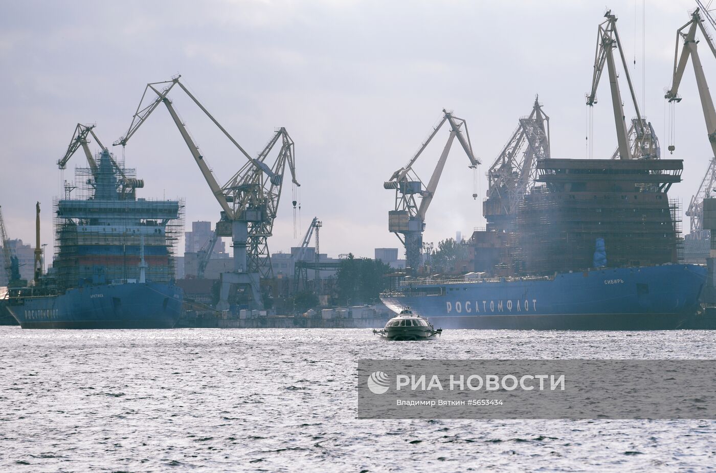 Сухогруз "Волго-Дон 185" в Санкт-Петербурге