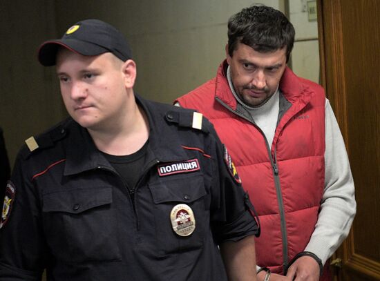 Рассмотрение ходатайства следствия об аресте В. Белевцова и В. Маркелова в Басманном суде